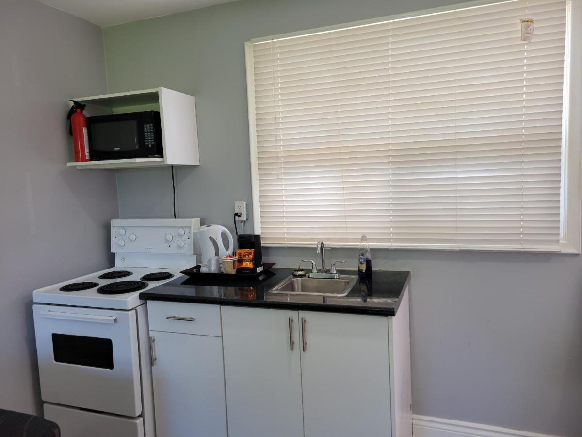 Knights Inn Cobourg Εξωτερικό φωτογραφία