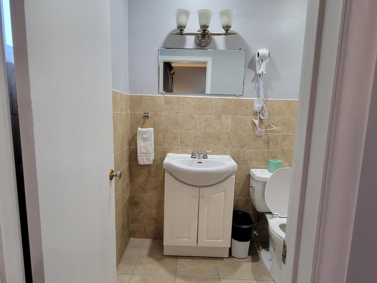 Knights Inn Cobourg Εξωτερικό φωτογραφία