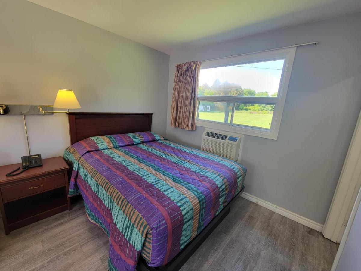 Knights Inn Cobourg Εξωτερικό φωτογραφία