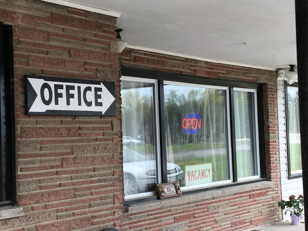 Knights Inn Cobourg Εξωτερικό φωτογραφία