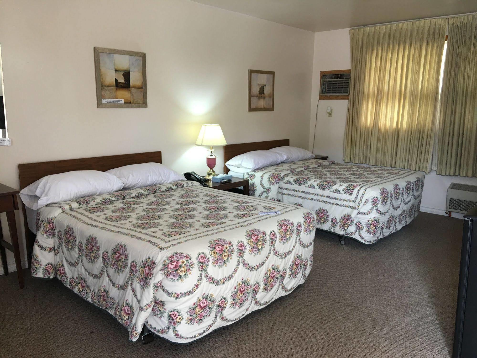 Knights Inn Cobourg Εξωτερικό φωτογραφία
