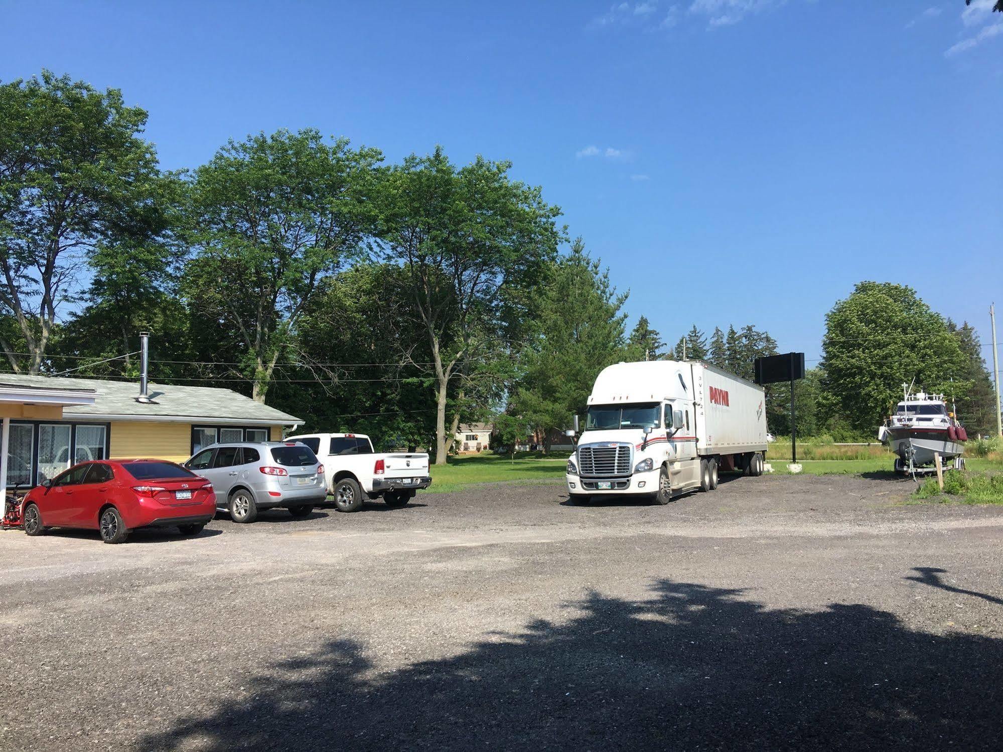 Knights Inn Cobourg Εξωτερικό φωτογραφία