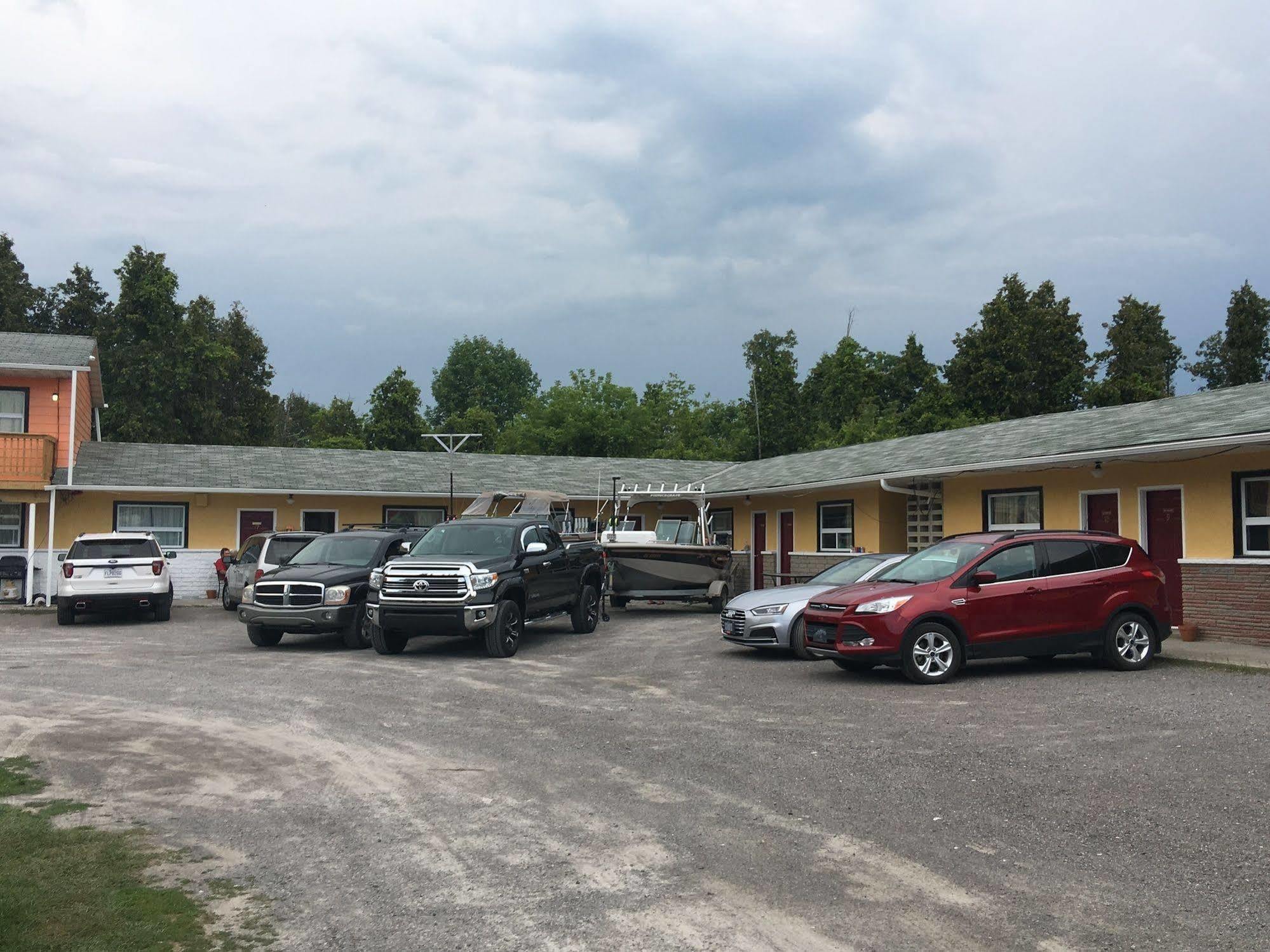 Knights Inn Cobourg Εξωτερικό φωτογραφία